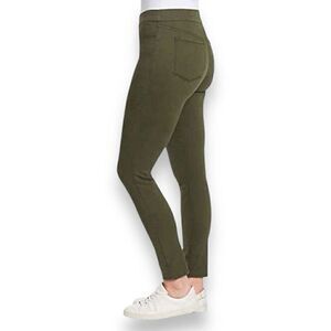 Gloria Vanderbilt Slimming Pants